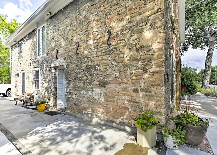 Charming Historic - Walk To Downtown & Uw Holiday home *