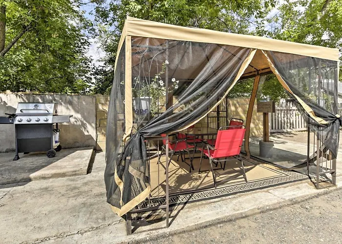 Charming Historic - Walk To Downtown & Uw Holiday home *